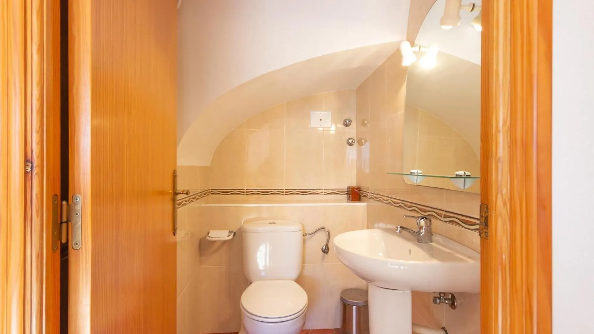 Innouthome Casa Con Piscina Av Ametlla De Mar 라메틀라 데 마르 펜션